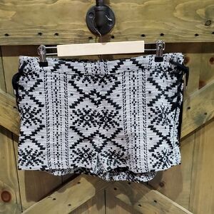 Who What Wear High Waist Black and White Geometric Shorts Tribal Aztec Lace Up